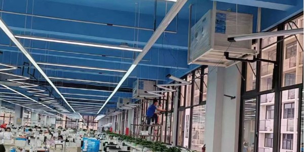 服裝廠房生產(chǎn)車(chē)間整體降溫用工業(yè)蒸發(fā)冷省電空調(diào)臥式射流機(jī)